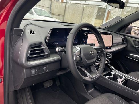 New 2025 Chevrolet Traverse LT w/ Midnight/Sport Edition FWD image 11