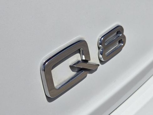 Certified 2023 Audi Q8 Premium Plus w/ Premium Plus Package AWD/4WD image 15
