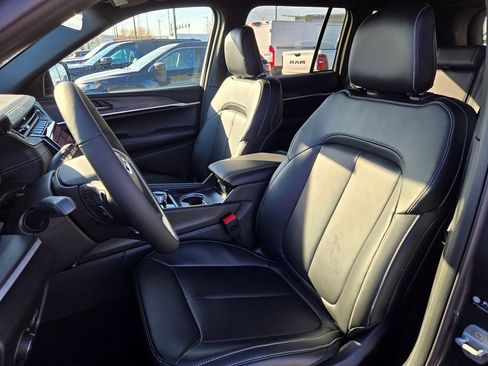 New 2025 Jeep Grand Cherokee Limited image 15