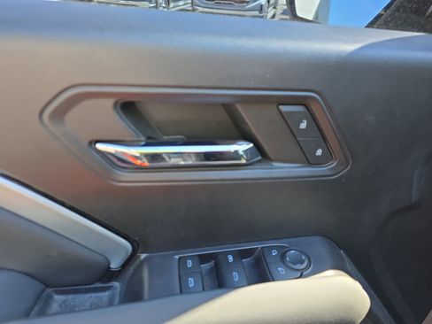 Used 2023 Chevrolet Colorado Z71 w/ Z71 Convenience Package 2 AWD/4WD image 17