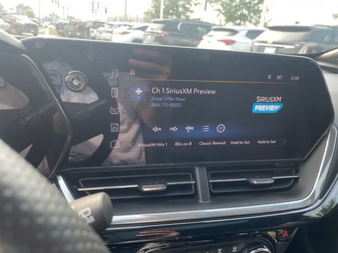 Used 2024 Chevrolet Trax RS w/ Sunroof Package FWD image 13