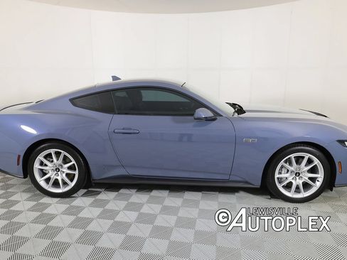Used 2025 Ford Mustang GT Premium RWD image 4