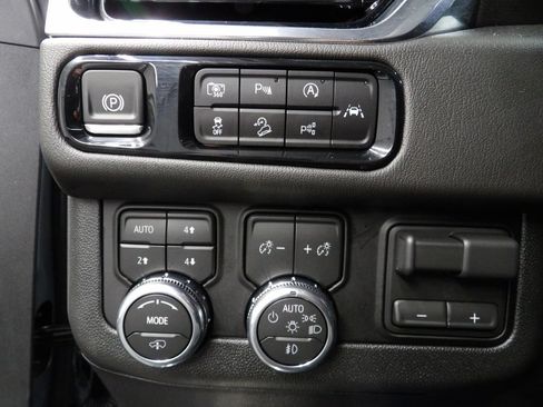 Used 2026 GMC Yukon Denali w/ Denali Reserve Package AWD/4WD image 56