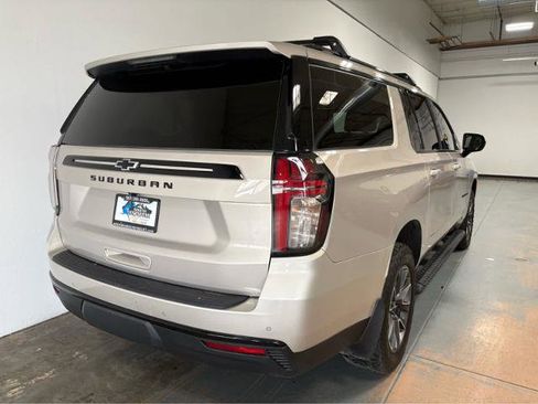 Used 2023 Chevrolet Suburban Z71 AWD/4WD image 7