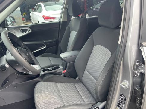 Used 2022 Kia Soul LX w/ Technology Package FWD image 14