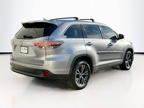 Used 2016 Toyota Highlander XLE image 9