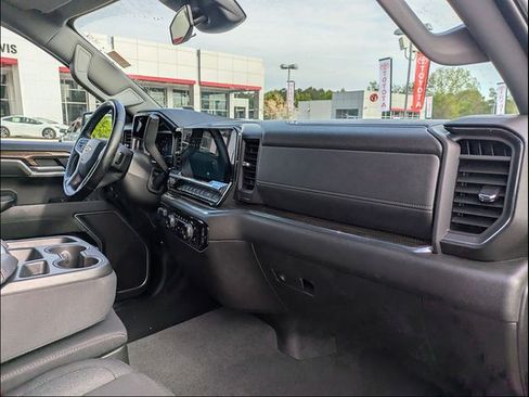 Used 2025 Chevrolet Silverado 1500 LT RWD image 35