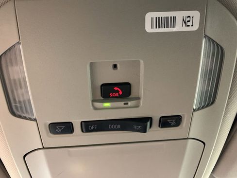 Used 2024 Toyota Highlander LE image 25