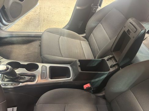 Used 2017 Chevrolet Cruze LT w/ RS Package image 18