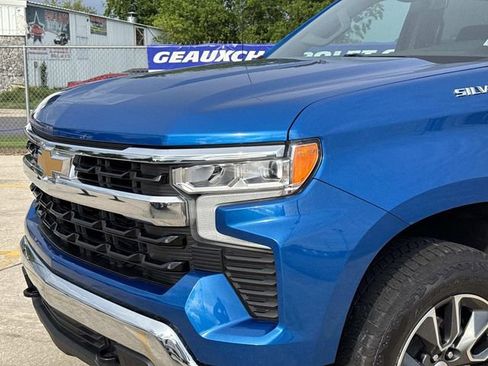 Used 2023 Chevrolet Silverado 1500 LT AWD/4WD image 2