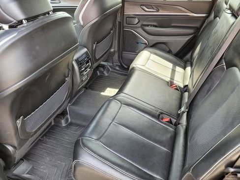 Used 2023 Jeep Grand Cherokee Overland w/ Advanced Protech Group III AWD/4WD image 17