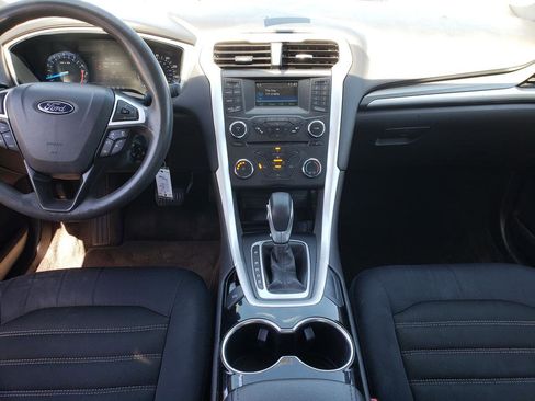 Used 2015 Ford Fusion SE FWD image 12