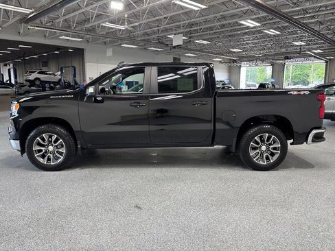 Used 2024 Chevrolet Silverado 1500 LT AWD/4WD image 4