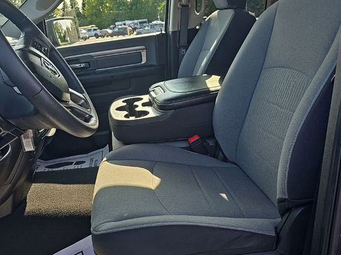 Used 2024 RAM 1500 Classic SLT image 9