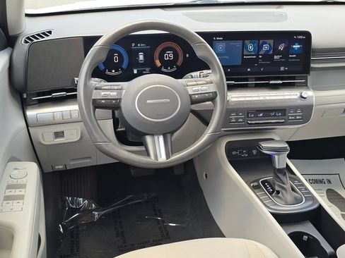 Used 2025 Hyundai Kona SEL FWD image 11