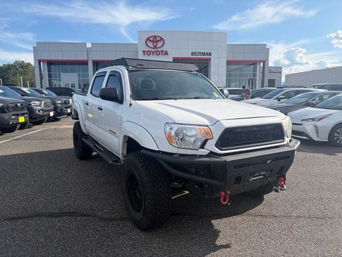 Used 2015 Toyota Tacoma 4x4 Double Cab w/ TRD Off-Road Package image 1