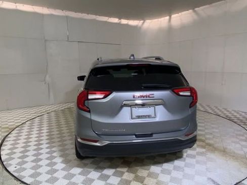 Used 2023 GMC Terrain SLT image 7