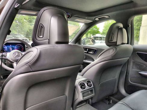 New 2025 Mercedes-Benz C 300 4MATIC Sedan image 19