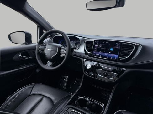 Used 2025 Chrysler Pacifica Limited FWD image 80