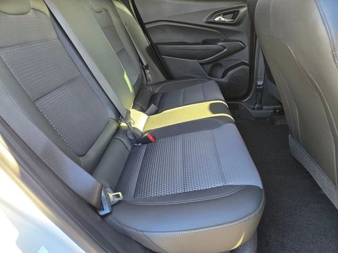 Certified 2025 Chevrolet Trax LT image 14