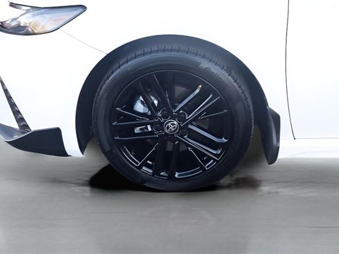 Certified 2025 Toyota Camry SE w/ Convenience Package image 3