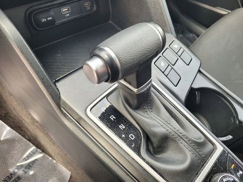 Used 2024 Kia Sportage LX image 20