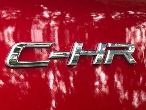 Used 2020 Toyota C-HR XLE FWD image 11