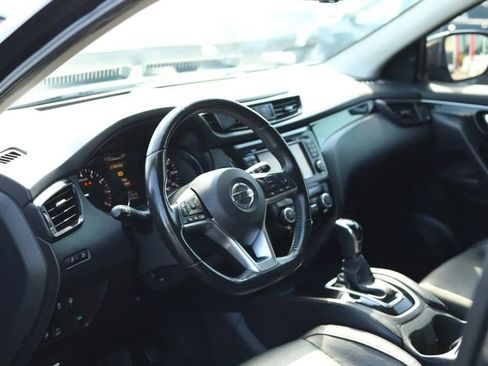 Used 2018 Nissan Rogue Sport SL w/ SL Premium Package image 32