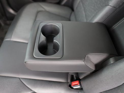 Used 2023 Kia Niro SX Touring image 42