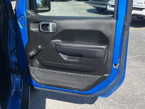 Used 2024 Jeep Wrangler Sport AWD/4WD image 17