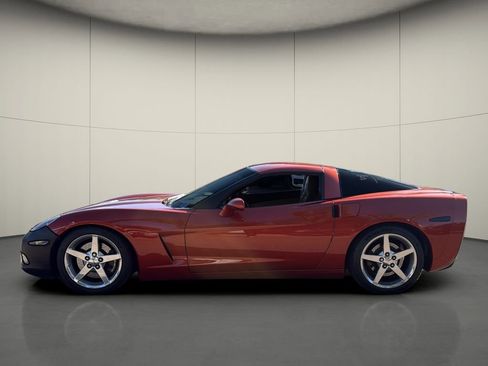 Used 2005 Chevrolet Corvette Coupe w/ Preferred Equipment Group image 4