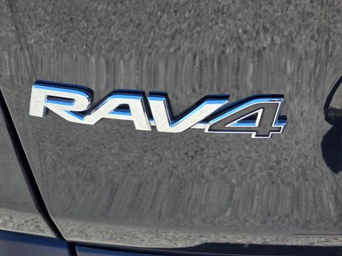 Used 2025 Toyota RAV4 XLE AWD/4WD image 20