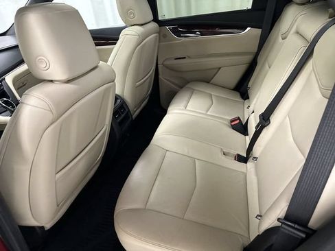Used 2018 Cadillac XT5 Luxury w/ Driver Awareness Package AWD/4WD image 15