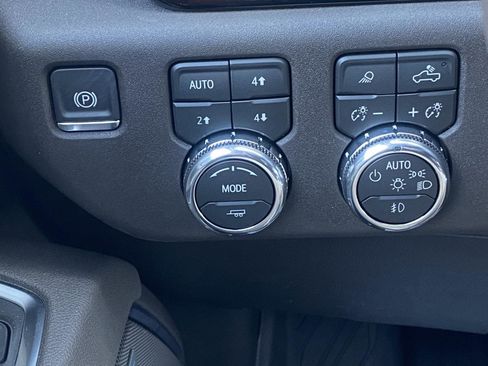 New 2026 GMC Sierra 2500 SLT image 16