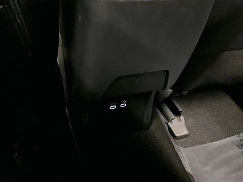 Used 2024 Toyota Prius LE image 27