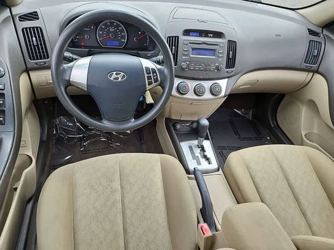 Used 2010 Hyundai Elantra GLS FWD image 10