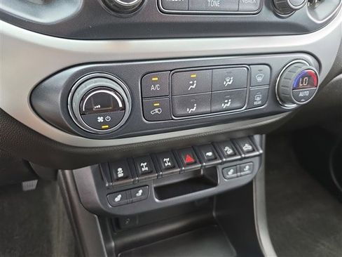 Certified 2018 Chevrolet Colorado ZR2 image 16