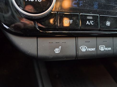 Used 2023 Hyundai Elantra SEL w/ Convenience Package image 14