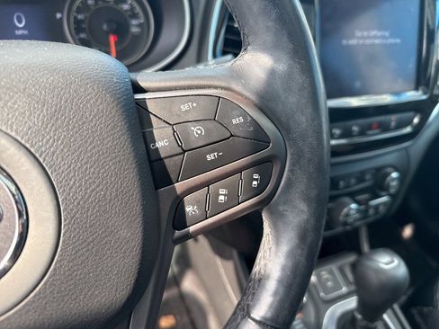 Used 2021 Jeep Cherokee Limited w/ Elite Package image 24