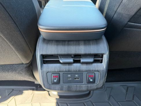 Used 2023 Nissan Ariya FWD image 45