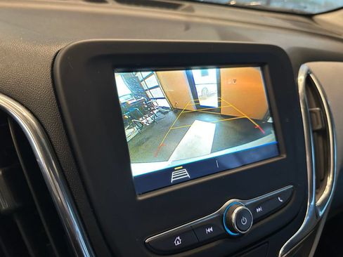 Used 2019 Chevrolet Equinox LT AWD/4WD image 14