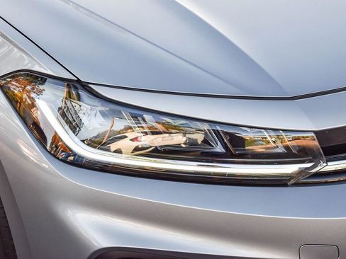 Used 2025 Volkswagen Jetta SE image 8