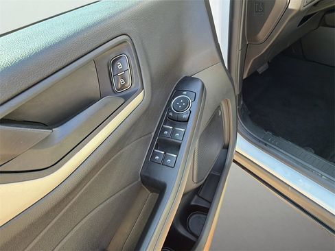 Used 2022 Ford Escape SE w/ SE Sport Appearance Package image 6