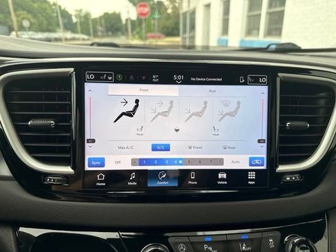 Used 2025 Chrysler Pacifica Select FWD image 27