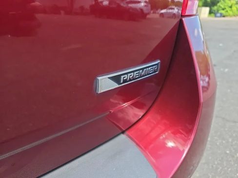 Used 2017 Chevrolet Equinox Premier w/ Enhanced Convenience Package FWD image 12