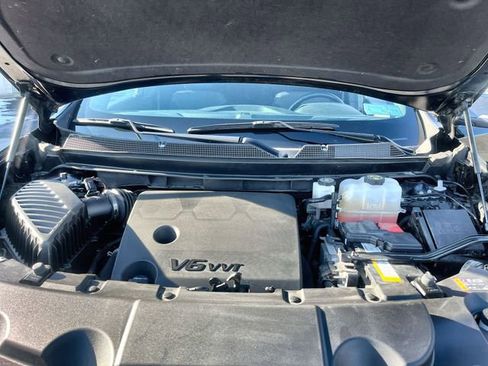 Used 2023 Chevrolet Traverse LT w/ LPO, Floor Liner Package image 20