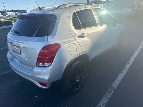 Used 2021 Chevrolet Trax LT w/ Sport Edition FWD image 26