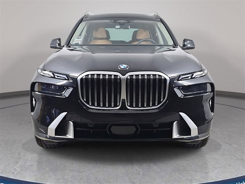 Certified 2023 BMW X7 xDrive40i w/ Premium Package image 2