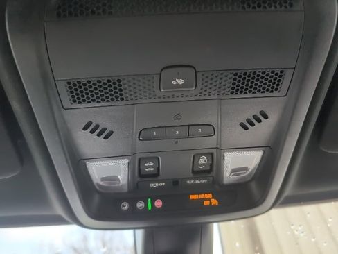 Used 2020 Cadillac XT5 Premium Luxury image 22