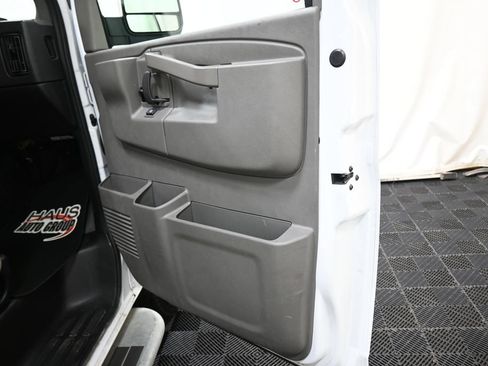 Used 2025 GMC Savana 2500 w/ Driver Convenience Package RWD image 17